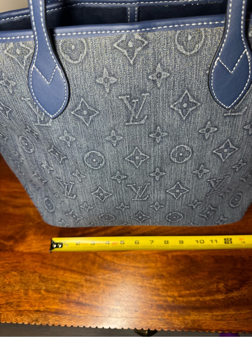 Blue Denim Tote in Faded Blue. No Brand. - Picture 8 of 9